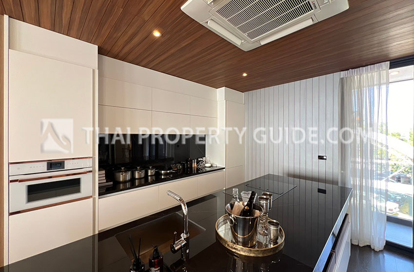 House with Private Pool in Srinakarin 